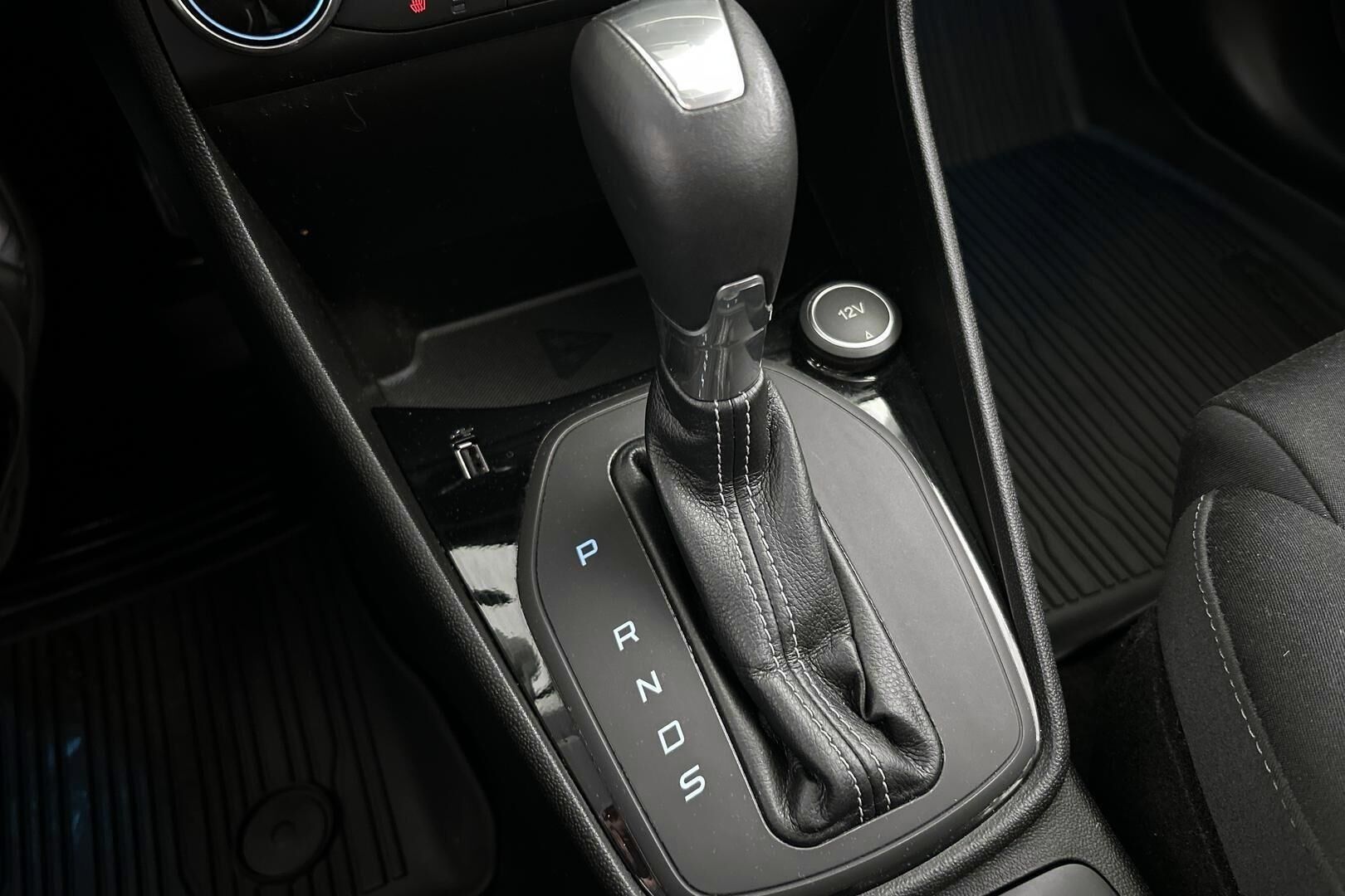 Ford Fiesta iso kuva 26