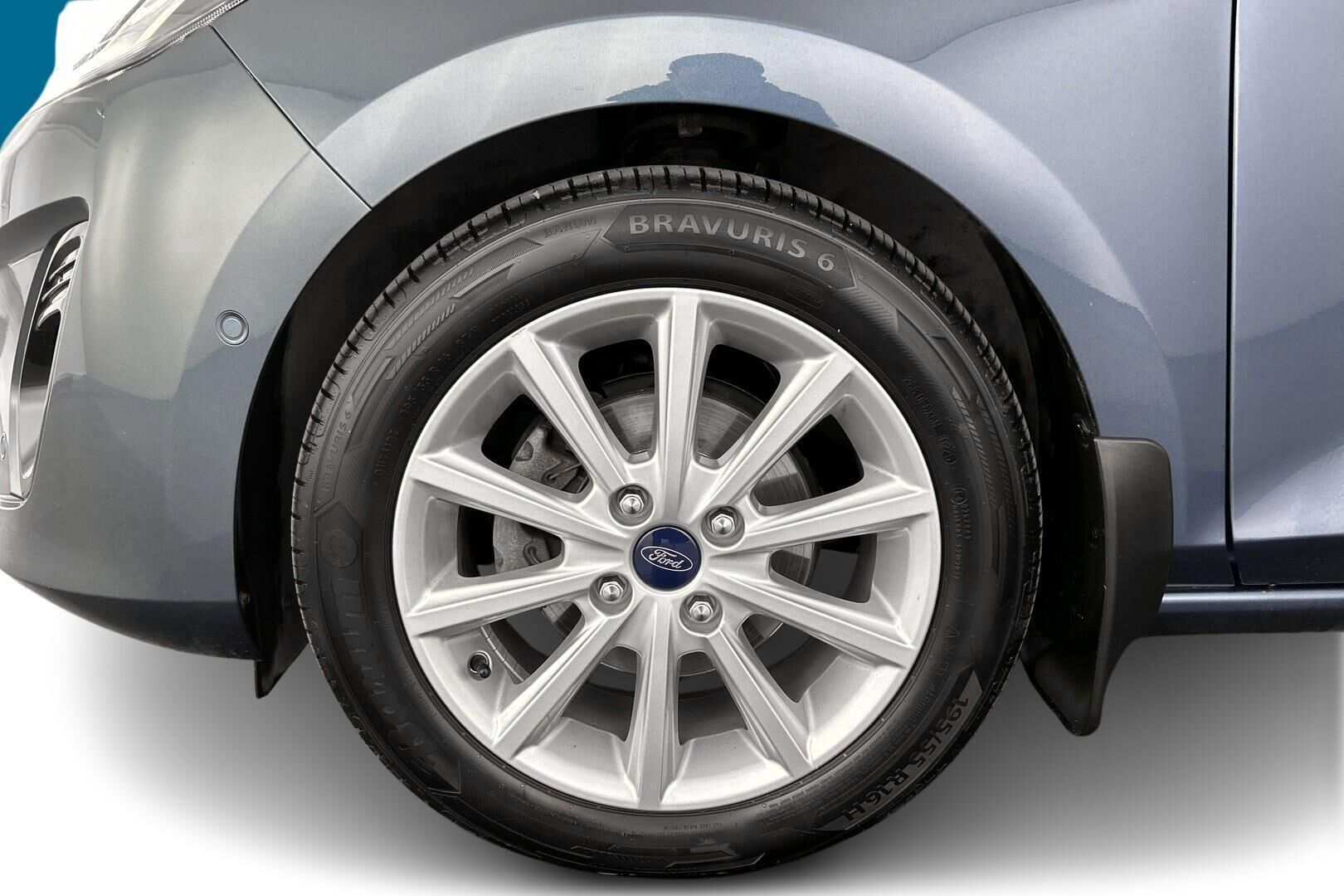 Ford Fiesta iso kuva 29