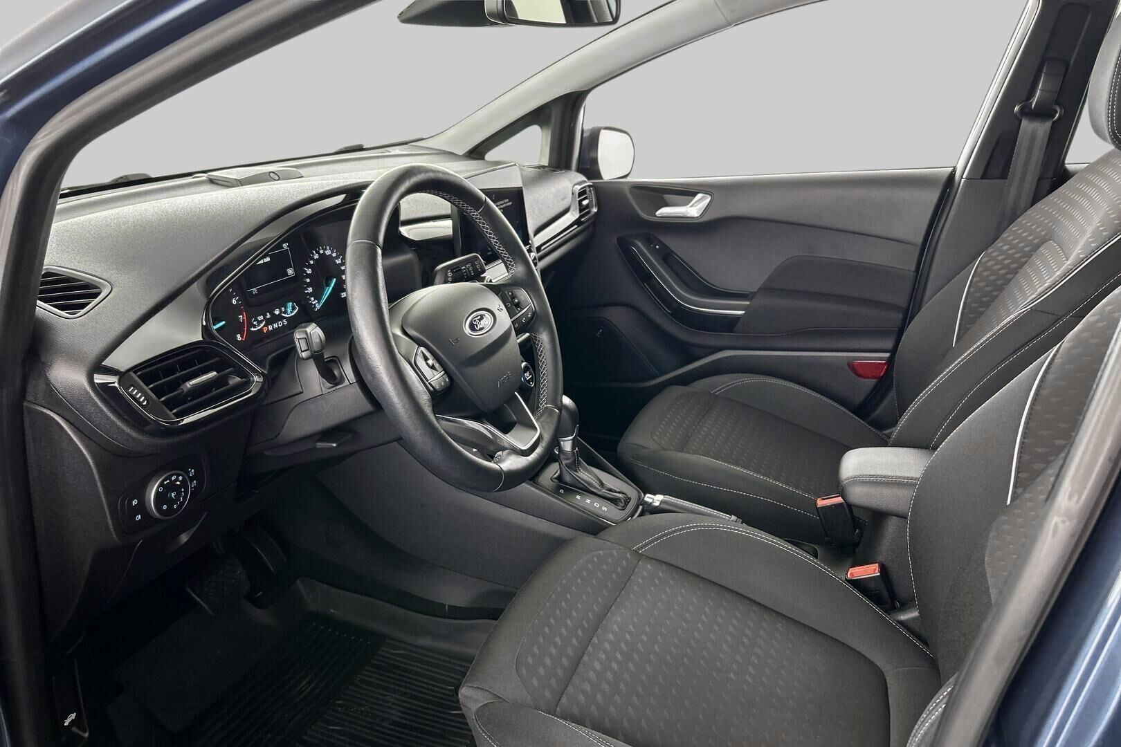 Ford Fiesta iso kuva 9