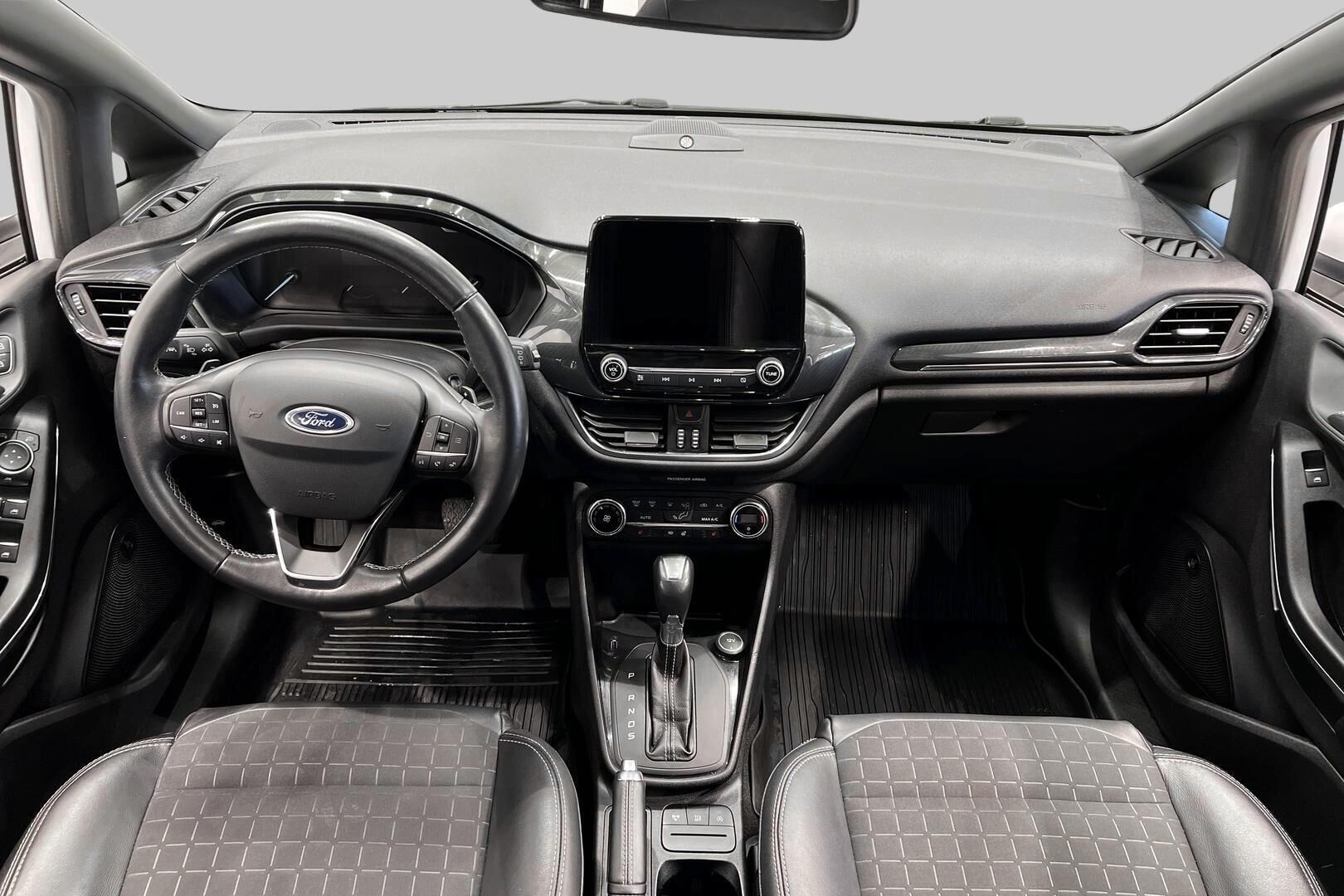 Ford Fiesta iso kuva 11