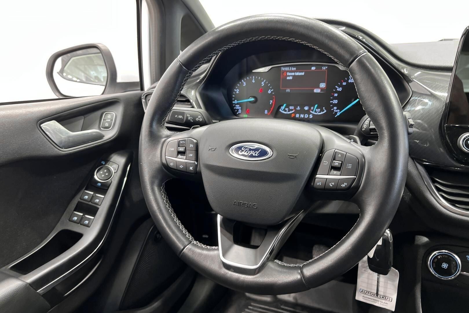 Ford Fiesta iso kuva 30