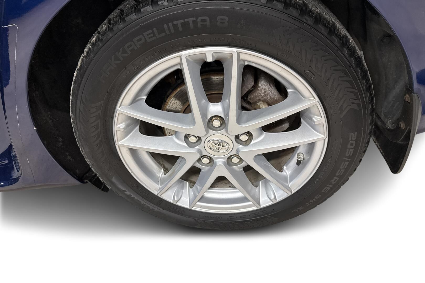 Toyota Auris iso kuva 13