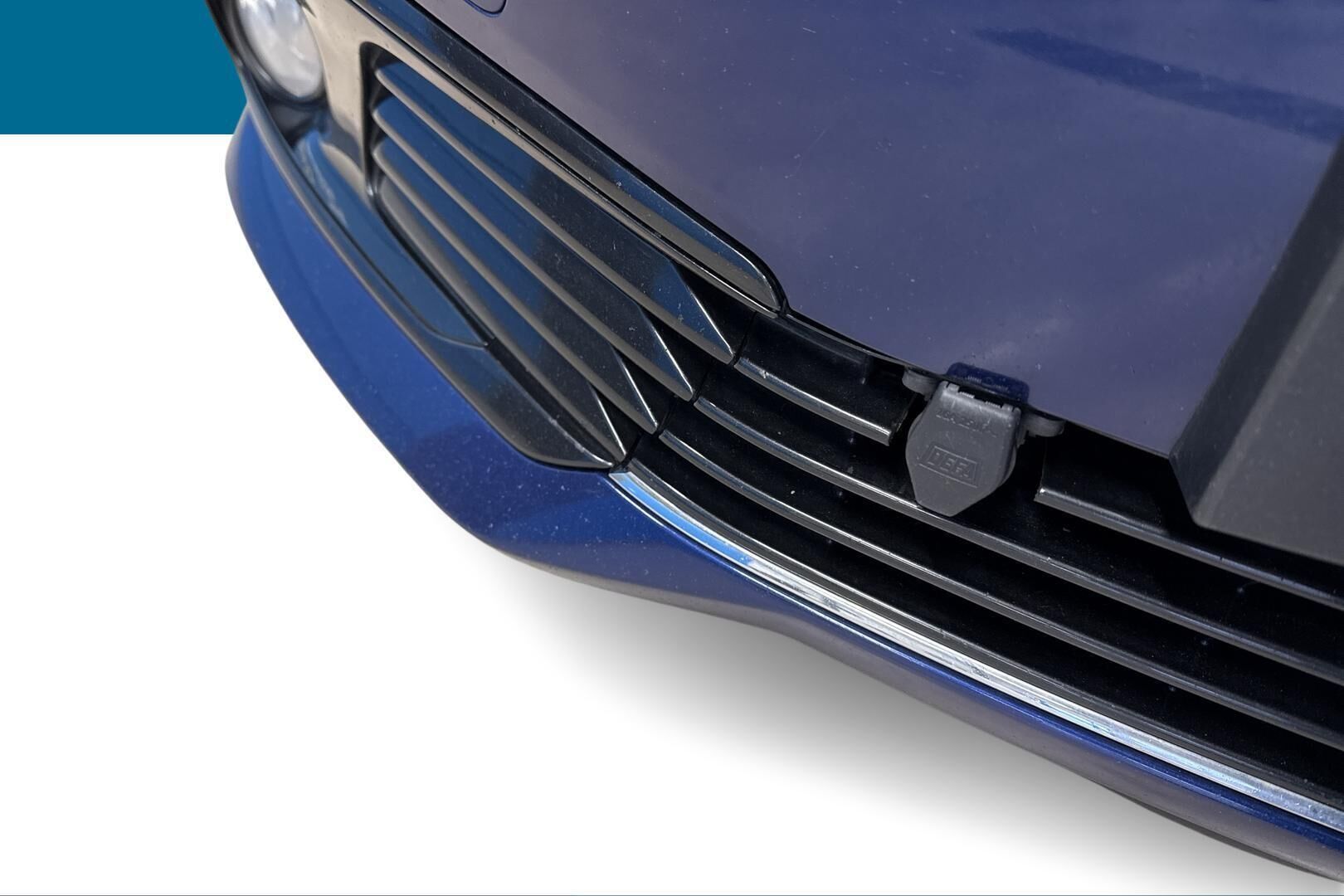 Toyota Auris iso kuva 15