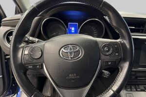 Toyota Auris esikatselu 17