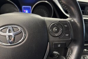 Toyota Auris esikatselu 19
