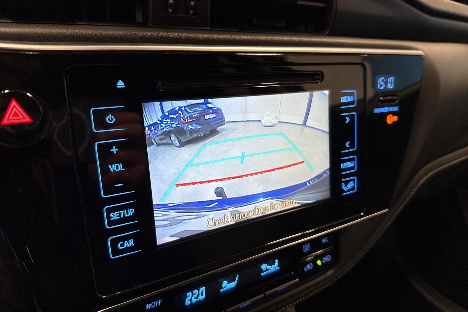 Toyota Auris iso kuva 21