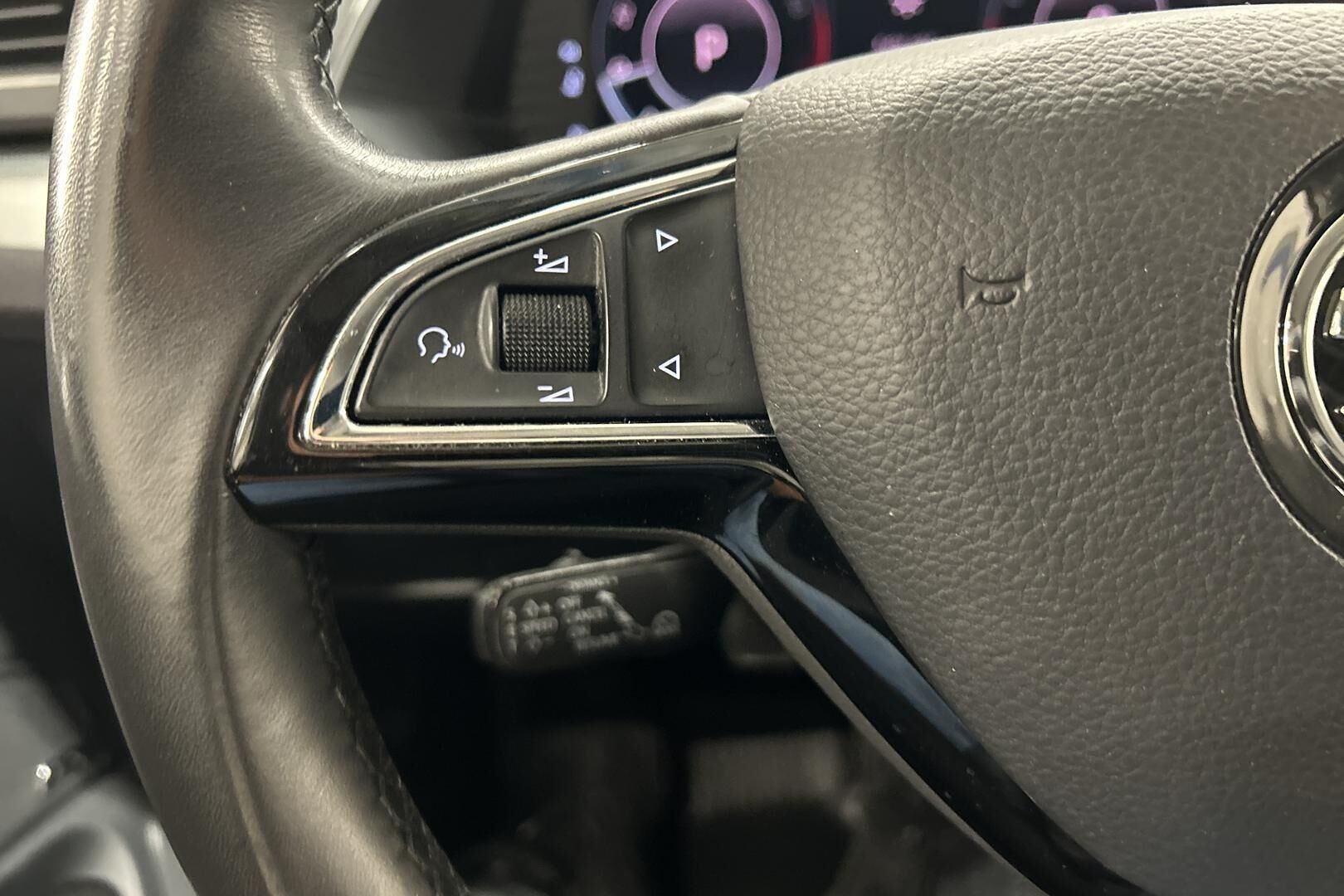 Skoda Superb iso kuva 15