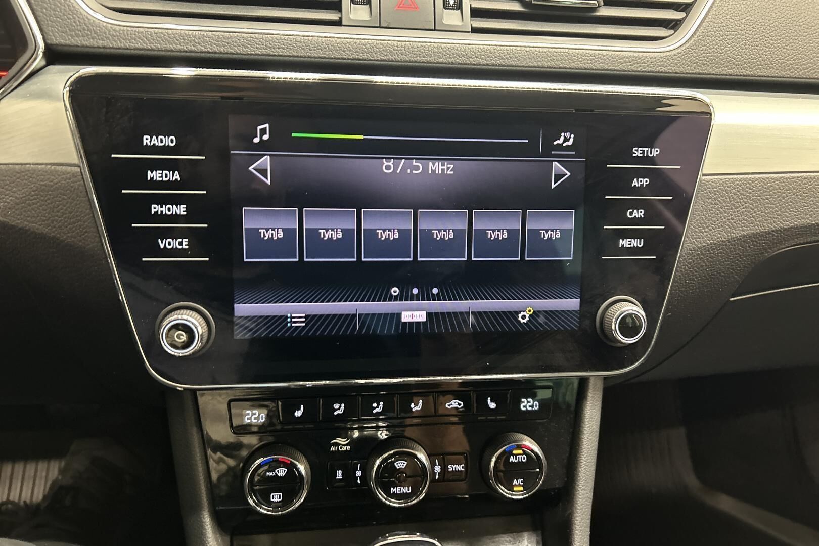 Skoda Superb iso kuva 17