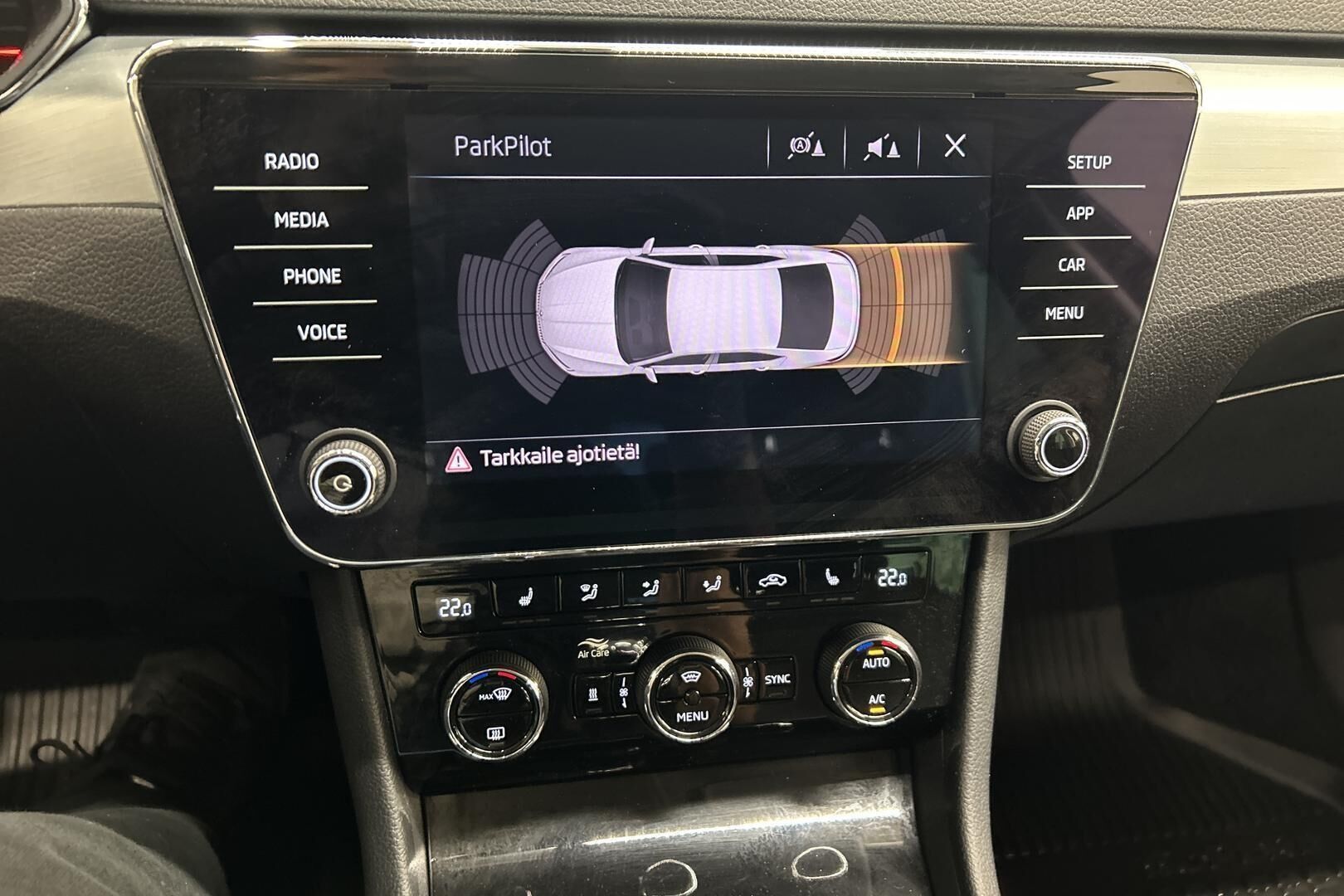 Skoda Superb iso kuva 18
