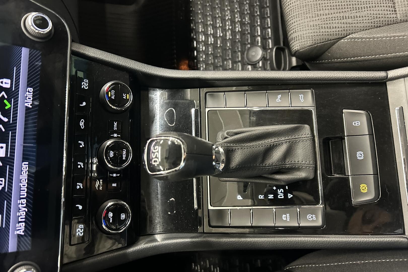Skoda Superb iso kuva 19