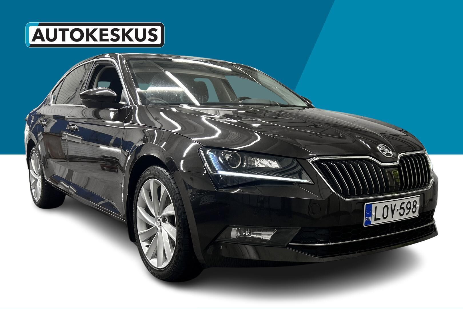 Skoda Superb iso kuva 3