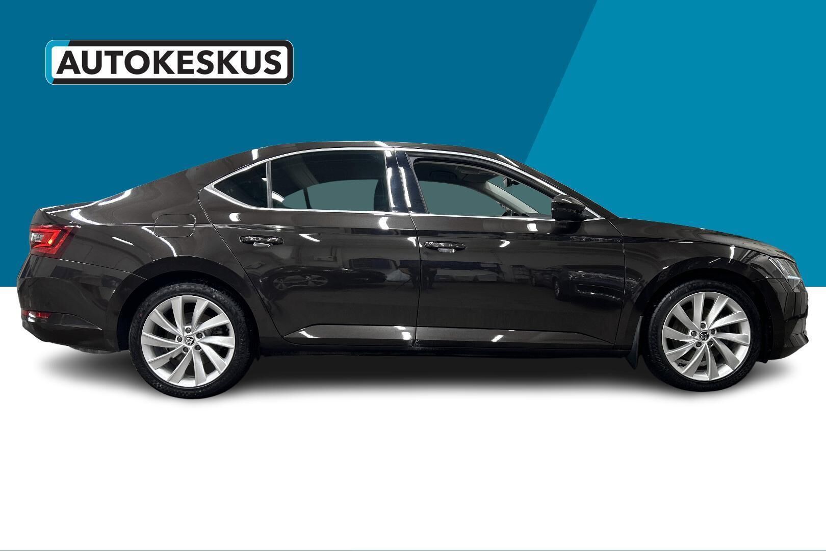 Skoda Superb iso kuva 4