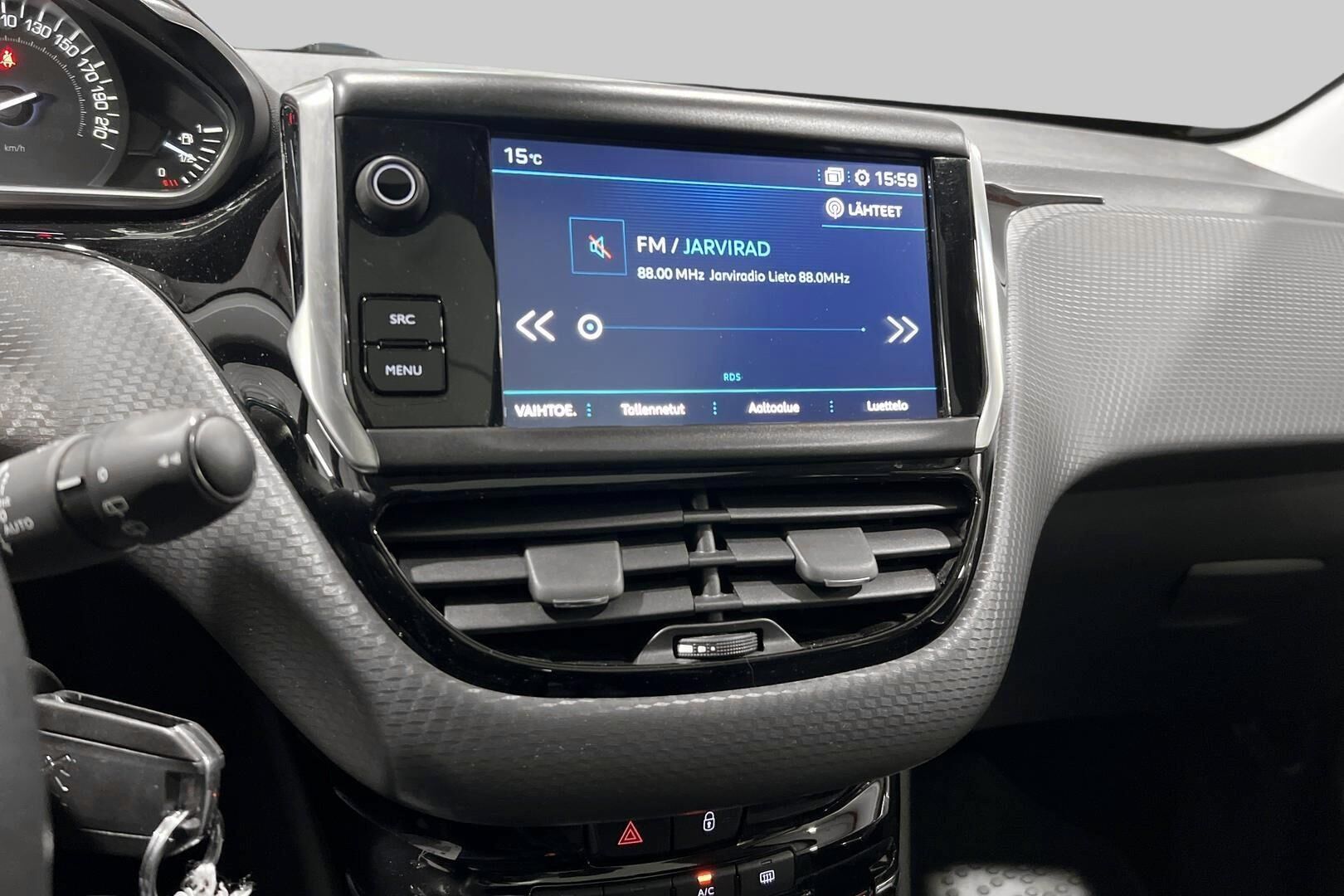 Peugeot 2008 iso kuva 16
