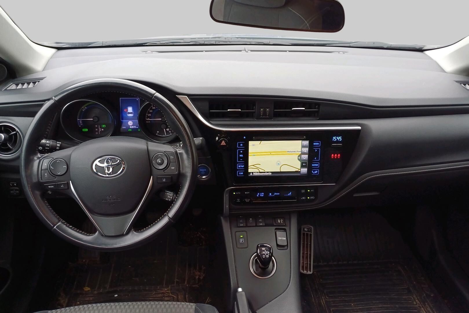 Toyota Auris iso kuva 3