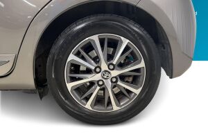 Toyota Yaris esikatselu 13