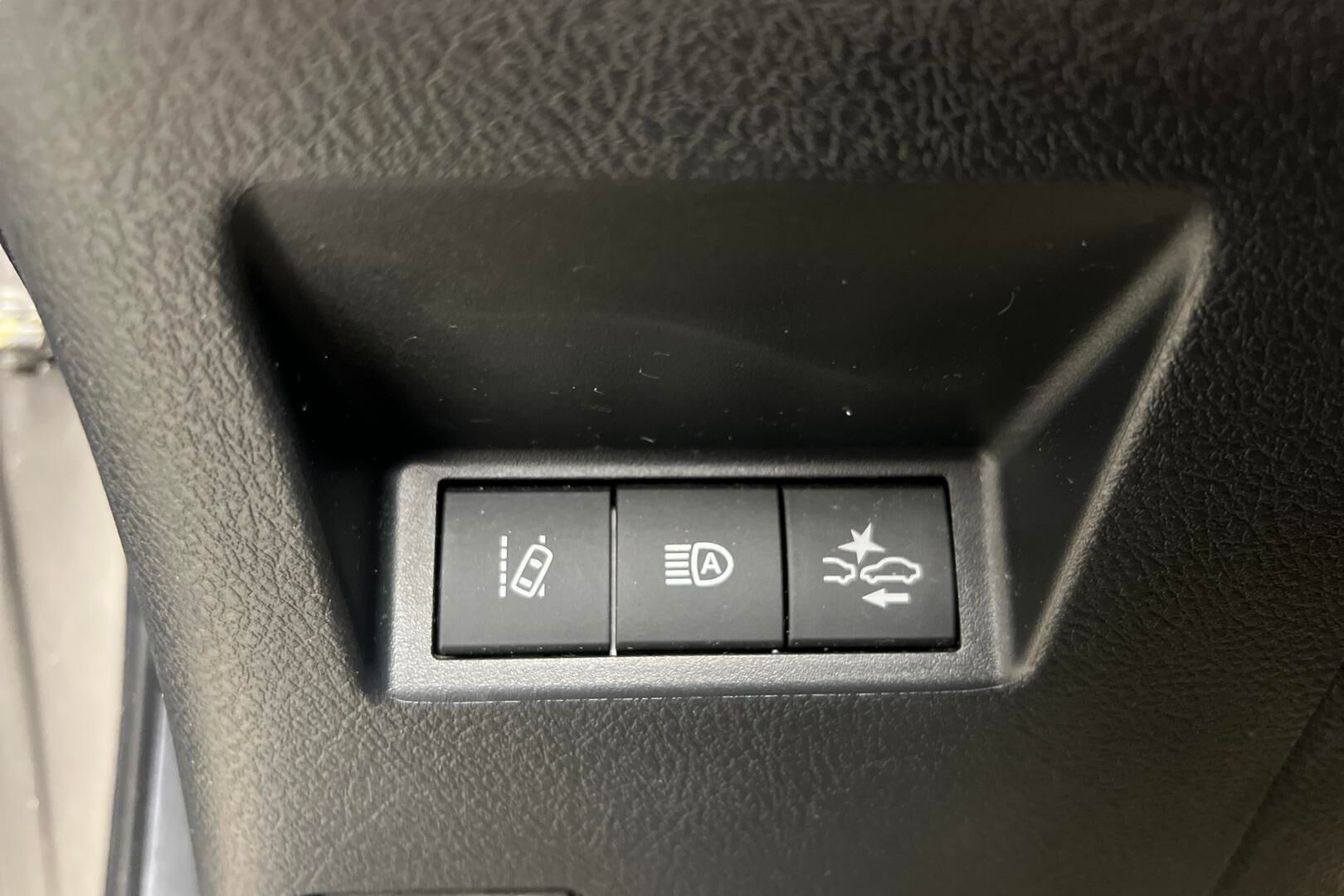 Toyota Yaris iso kuva 19