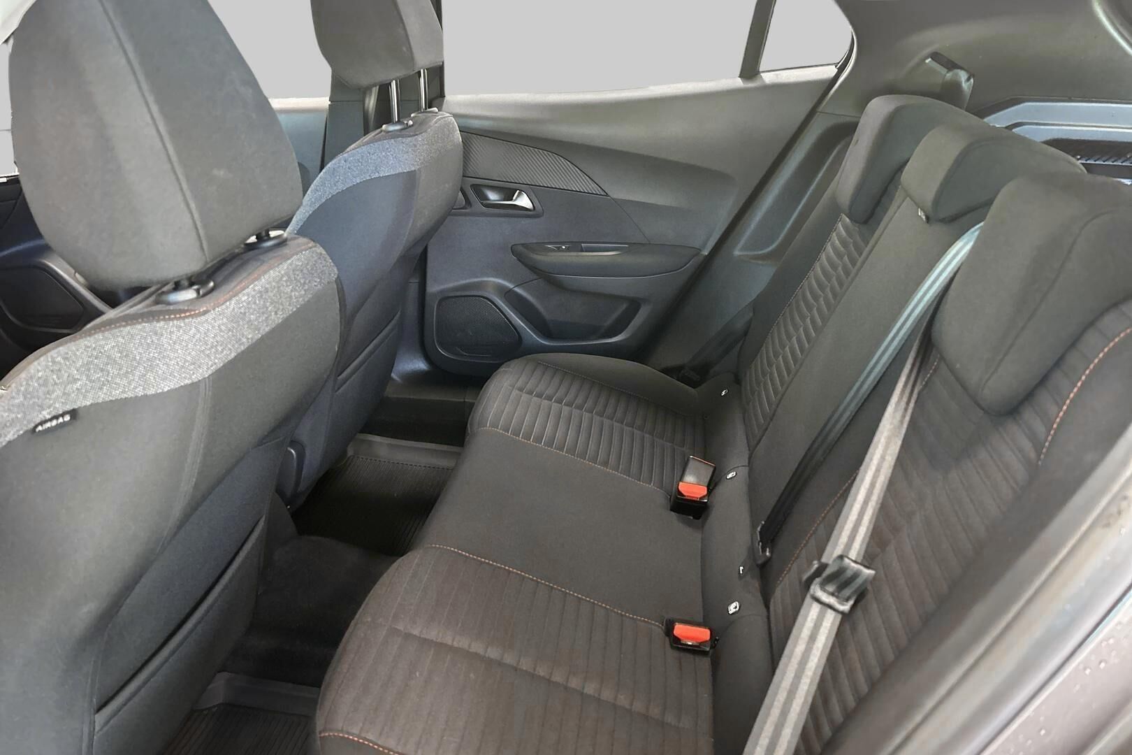 Peugeot 2008 iso kuva 10