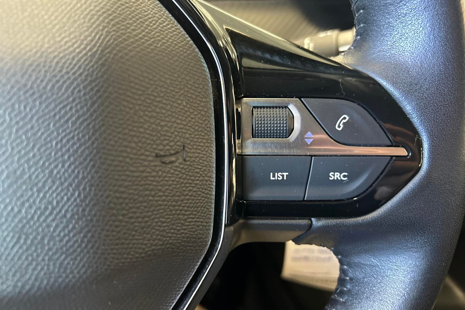 Peugeot 2008 iso kuva 22