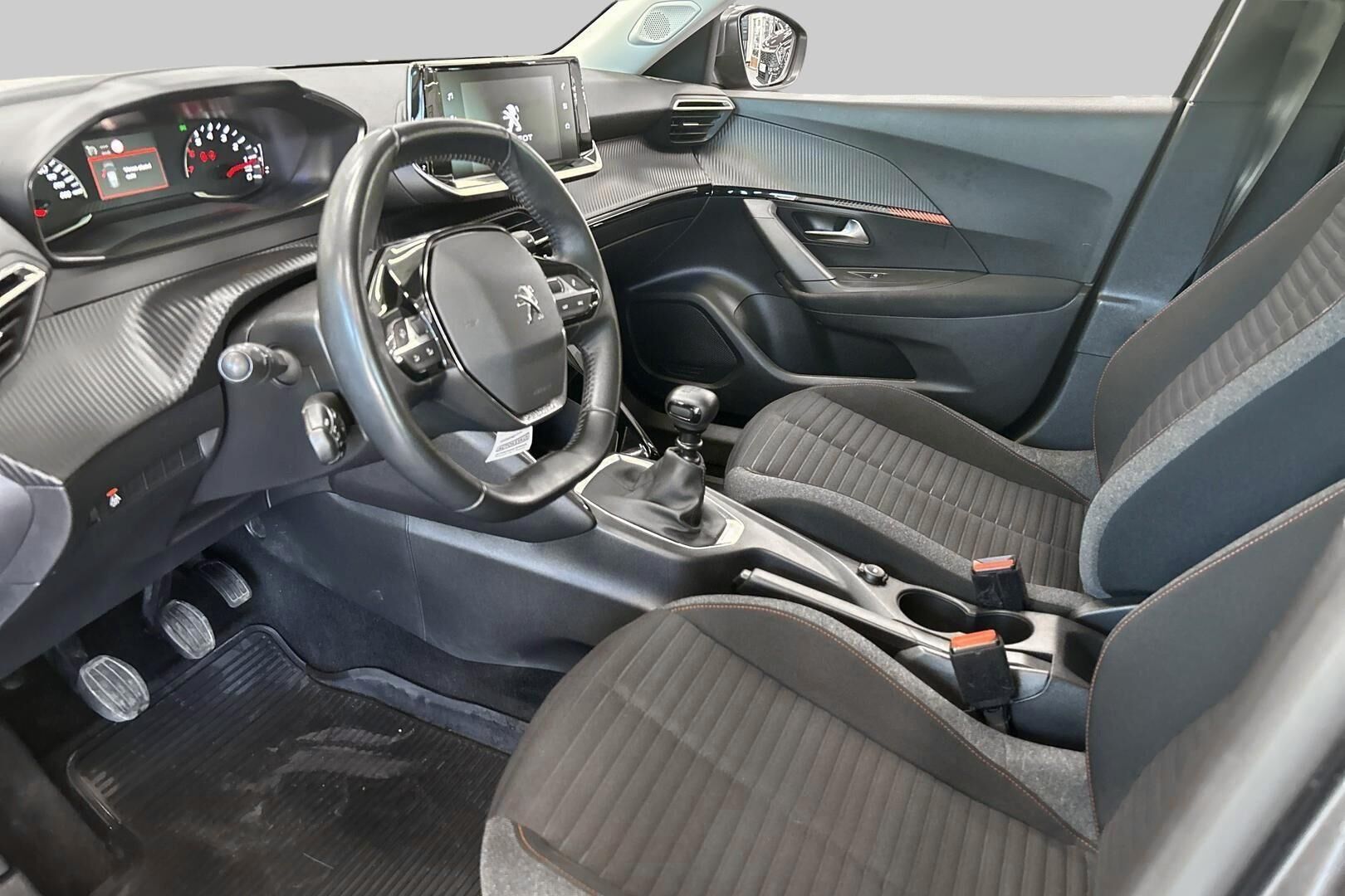 Peugeot 2008 iso kuva 9