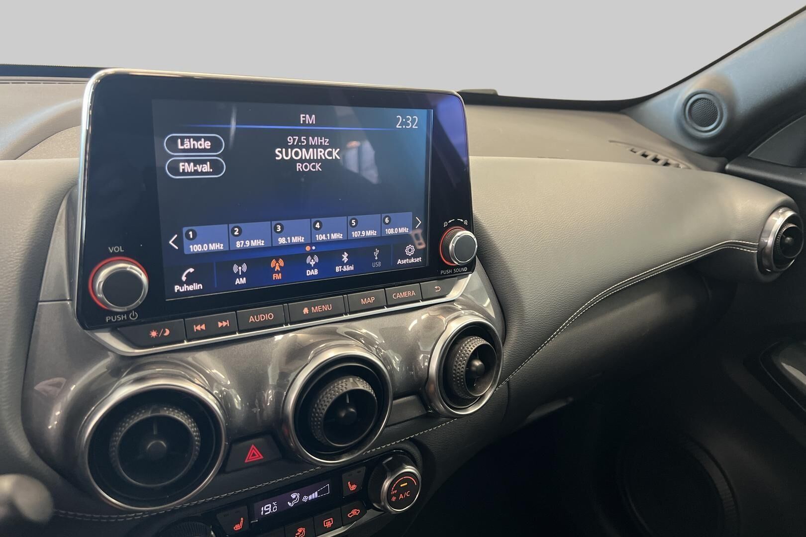 Nissan Juke iso kuva 12