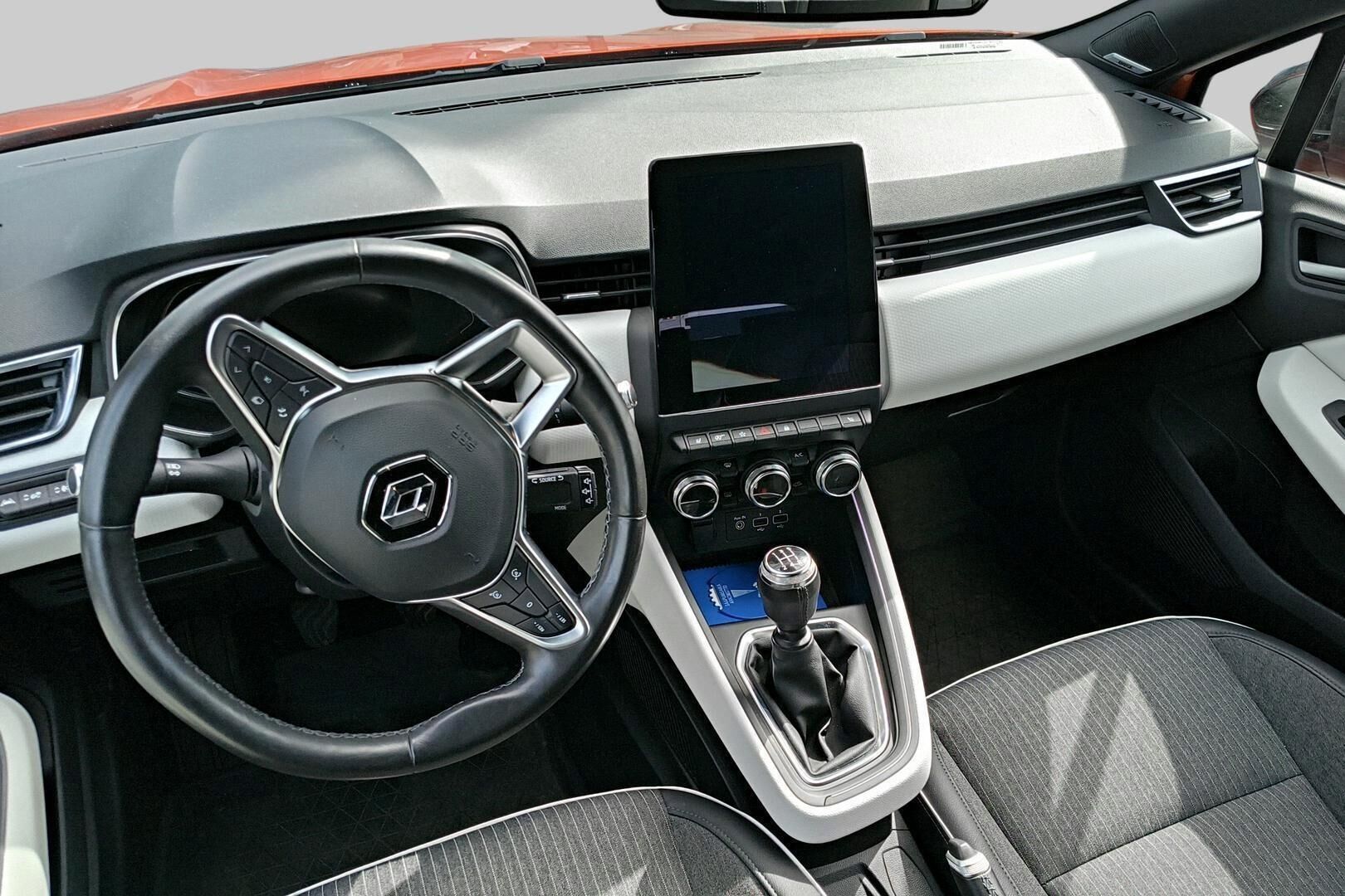 Renault Clio iso kuva 2