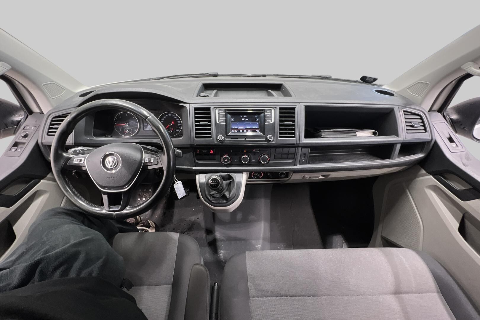 Volkswagen Transporter iso kuva 17