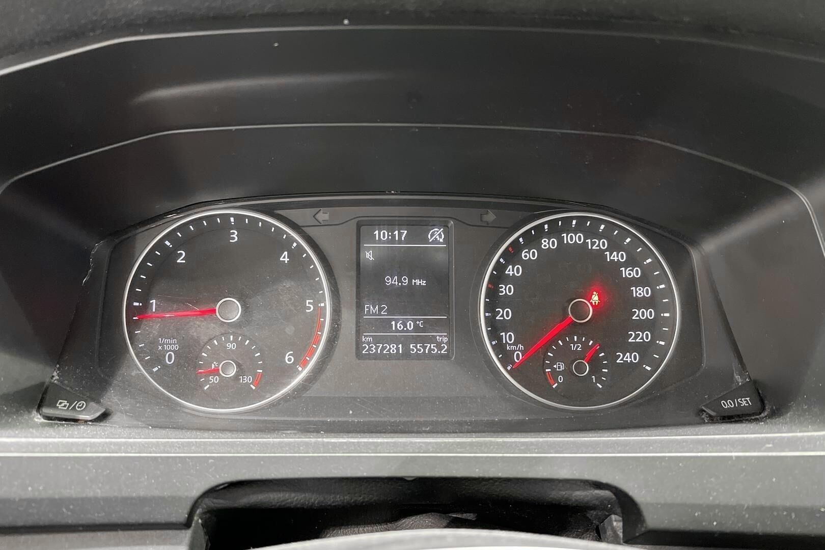 Volkswagen Transporter iso kuva 3