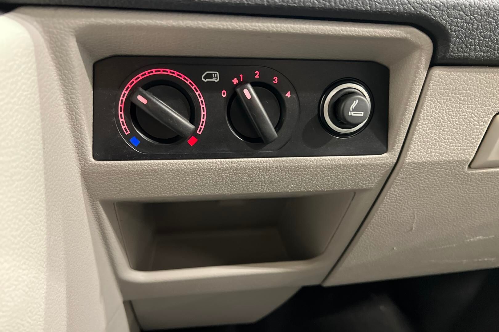 Volkswagen Transporter iso kuva 4