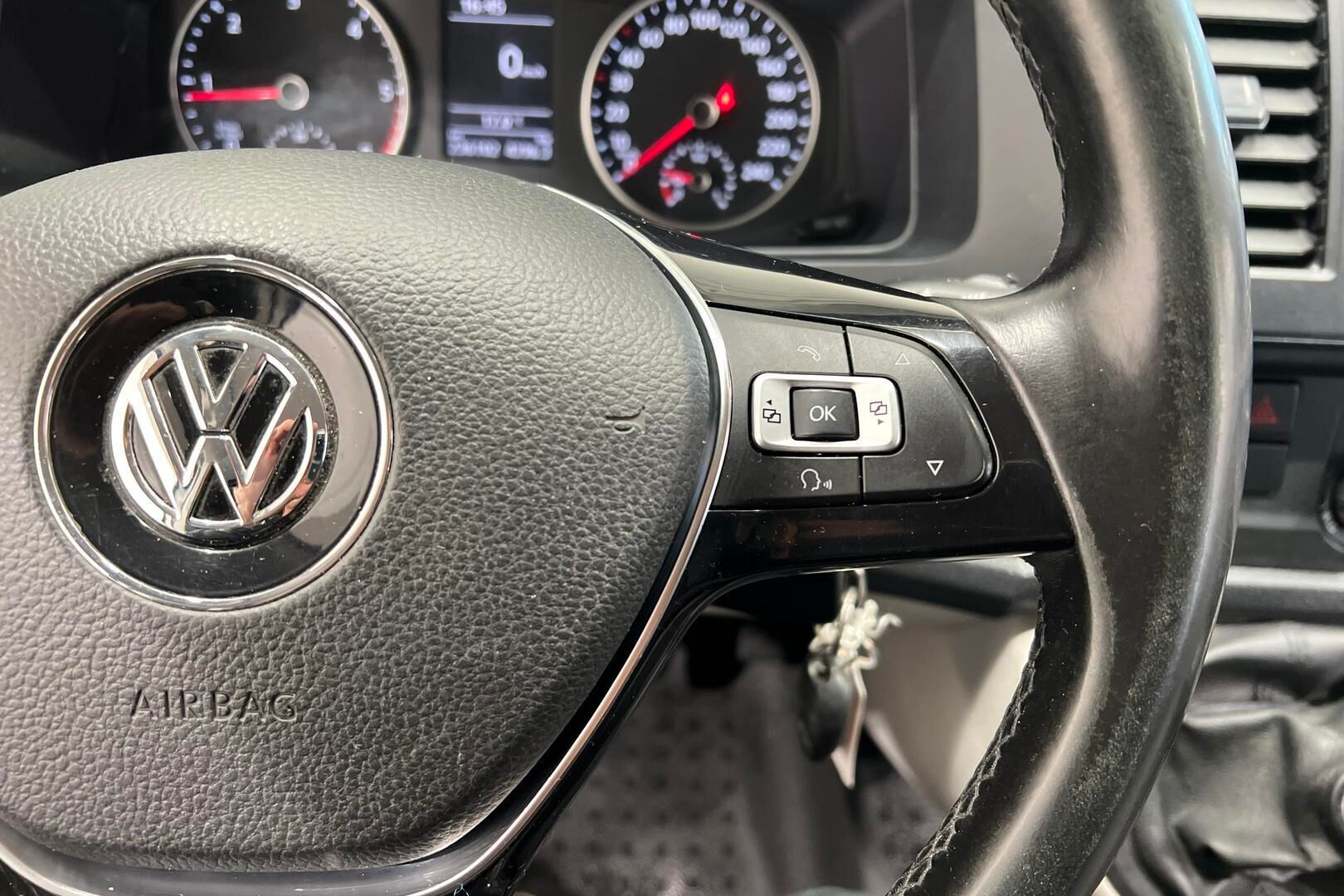 Volkswagen Transporter iso kuva 20