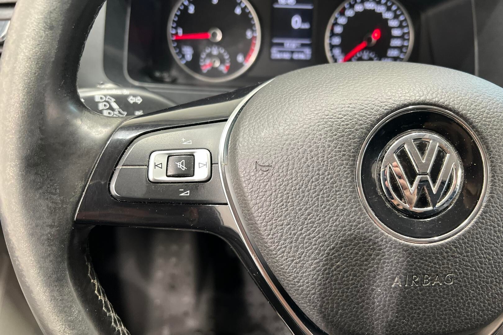 Volkswagen Transporter iso kuva 21