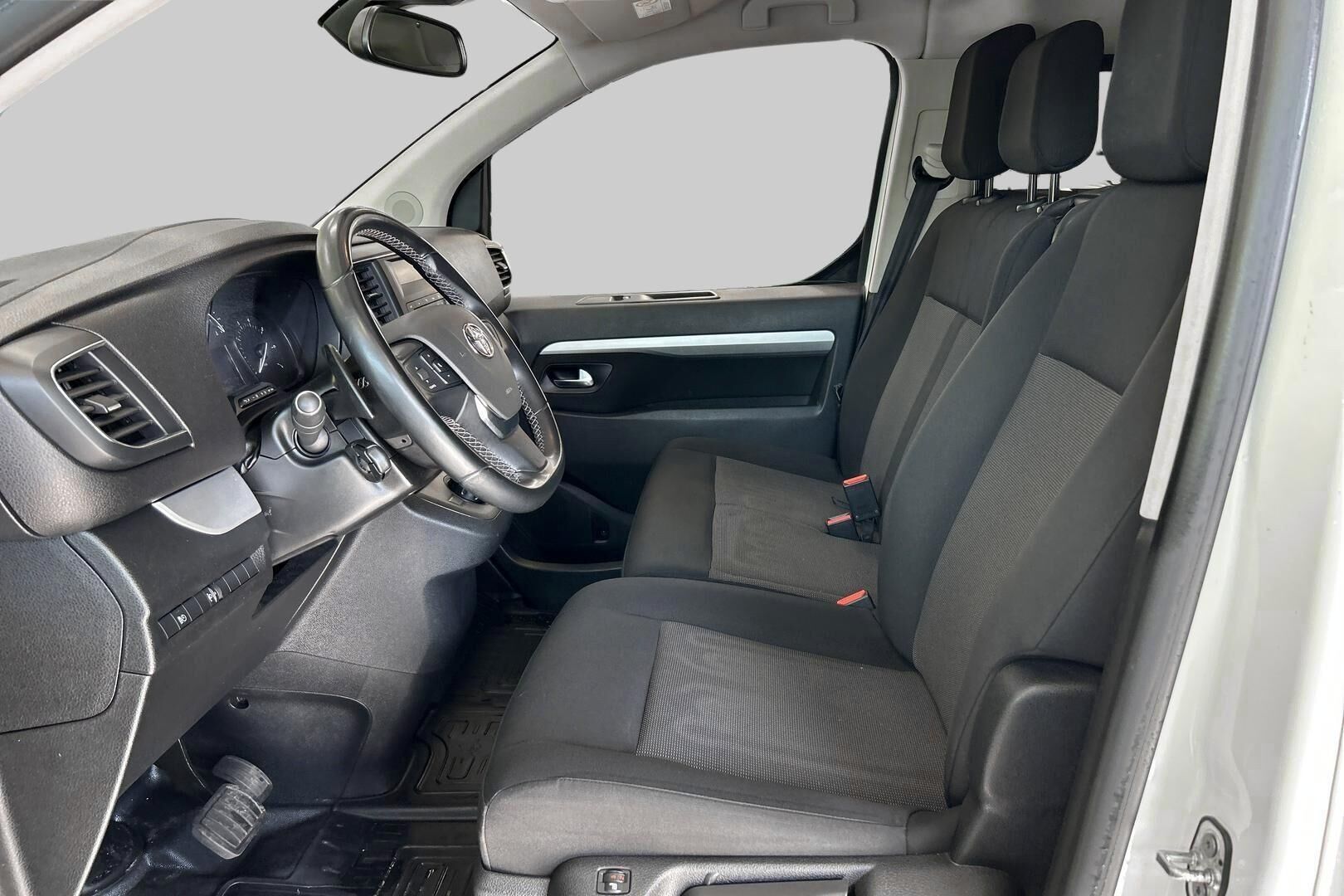 Toyota Proace Verso iso kuva 4