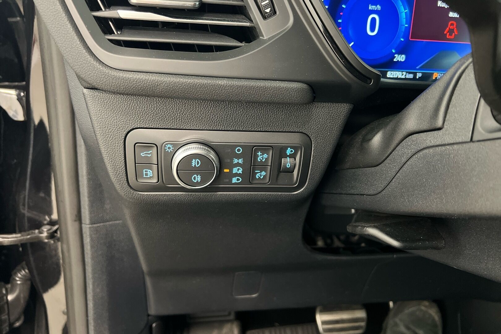 Ford Kuga iso kuva 8