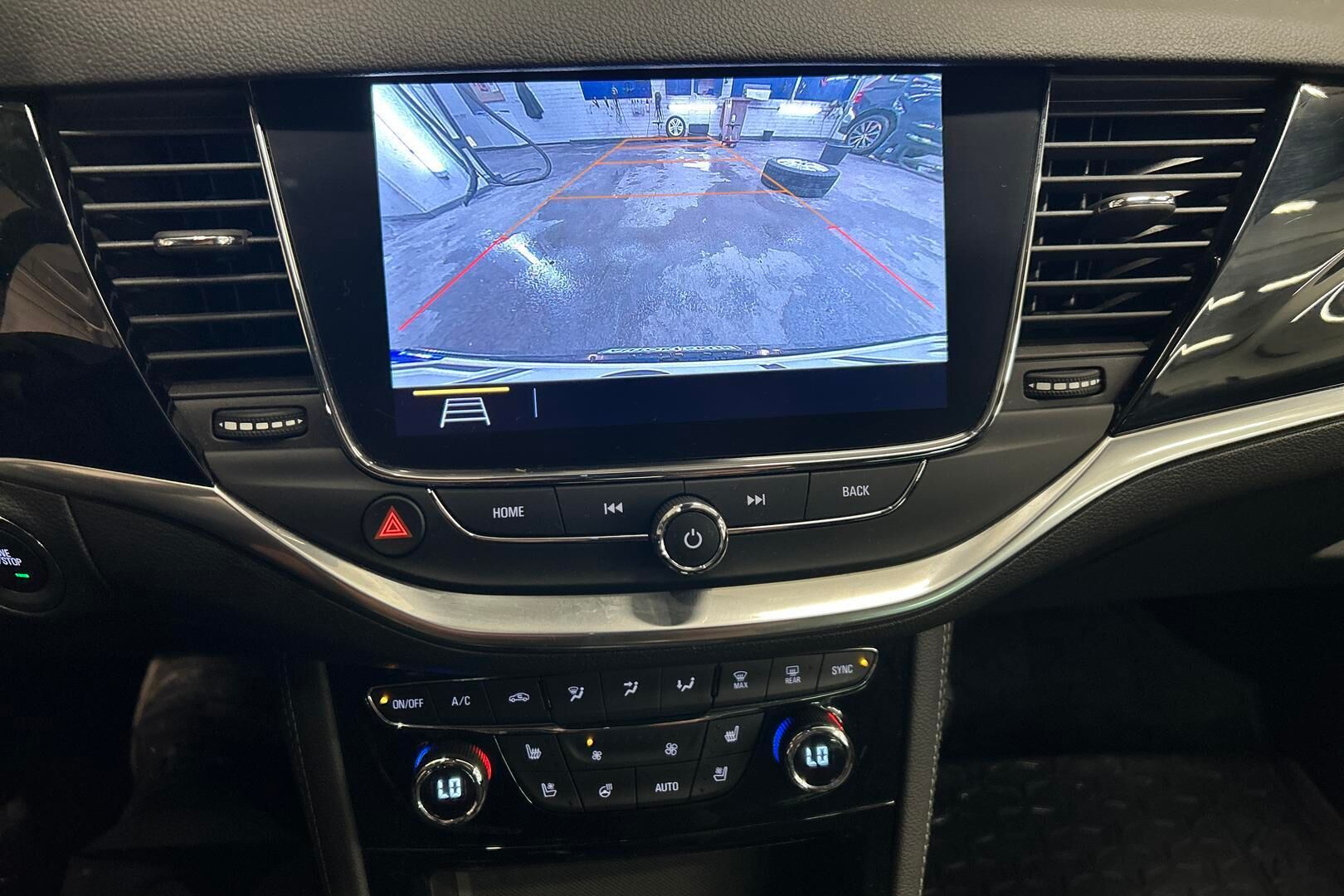 Opel Astra iso kuva 17