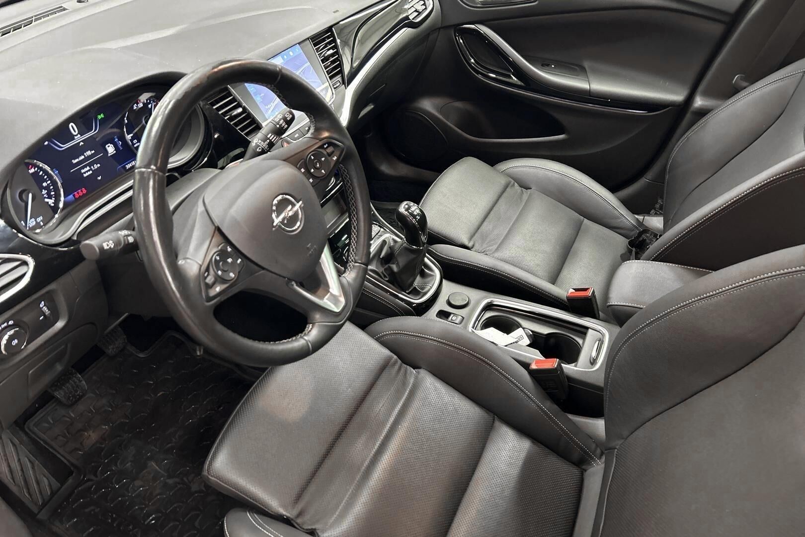 Opel Astra iso kuva 8