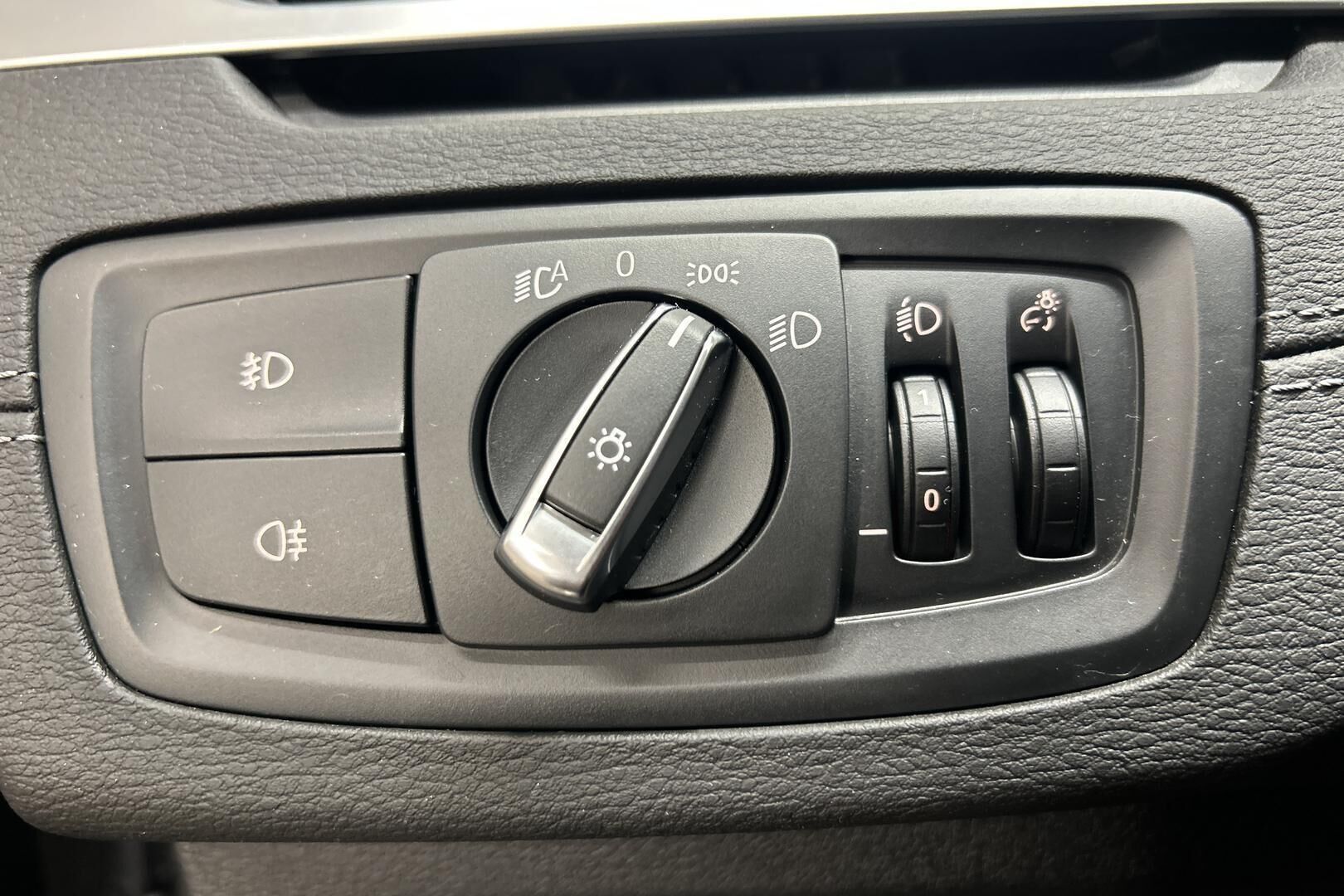 BMW X1 iso kuva 15