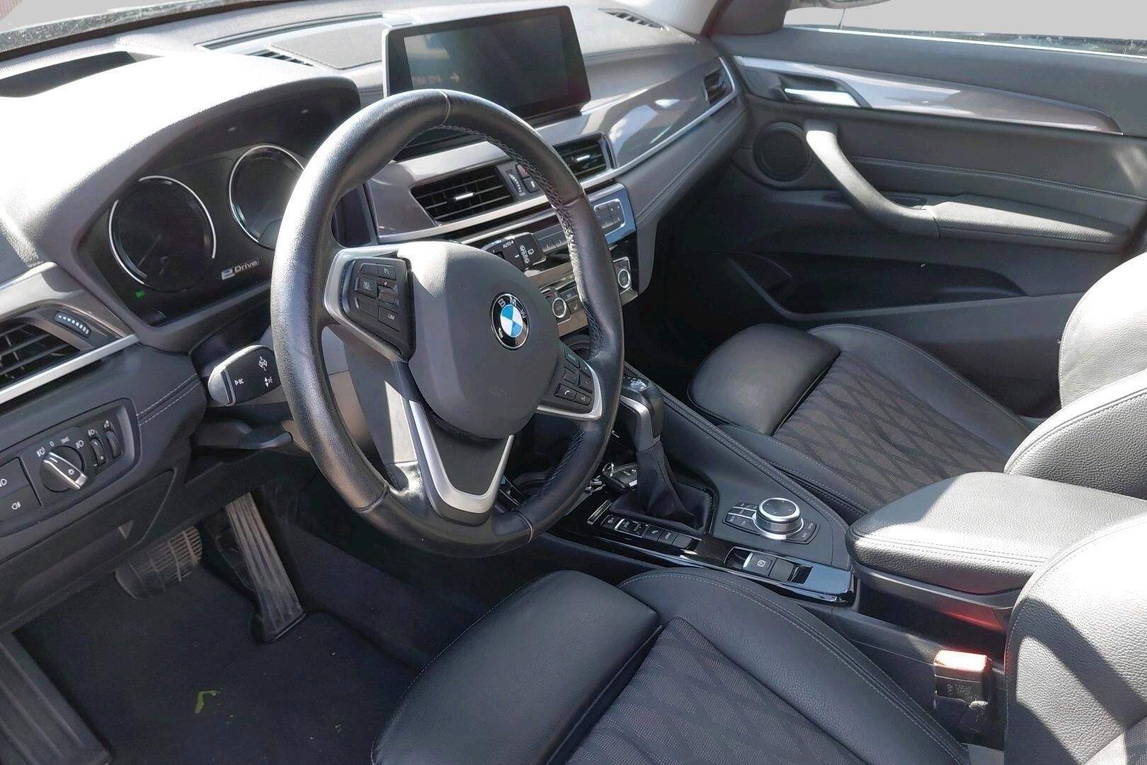 BMW X1 iso kuva 2