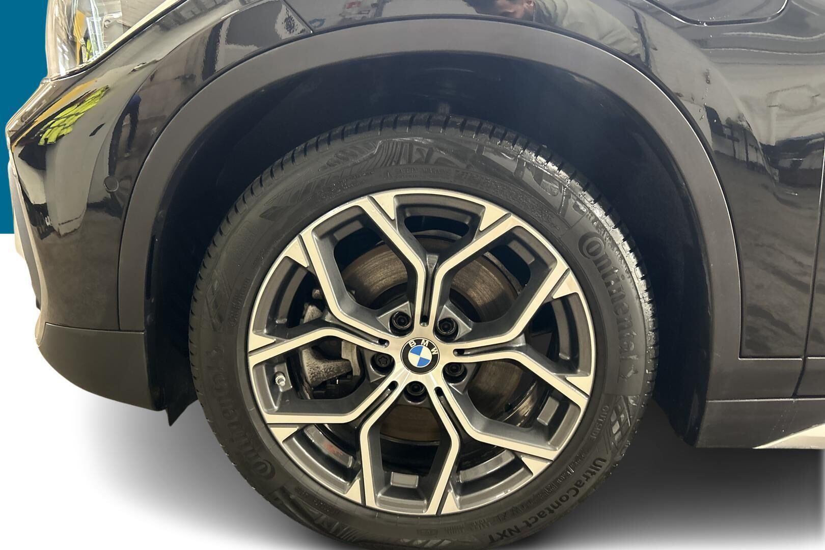 BMW X1 iso kuva 17