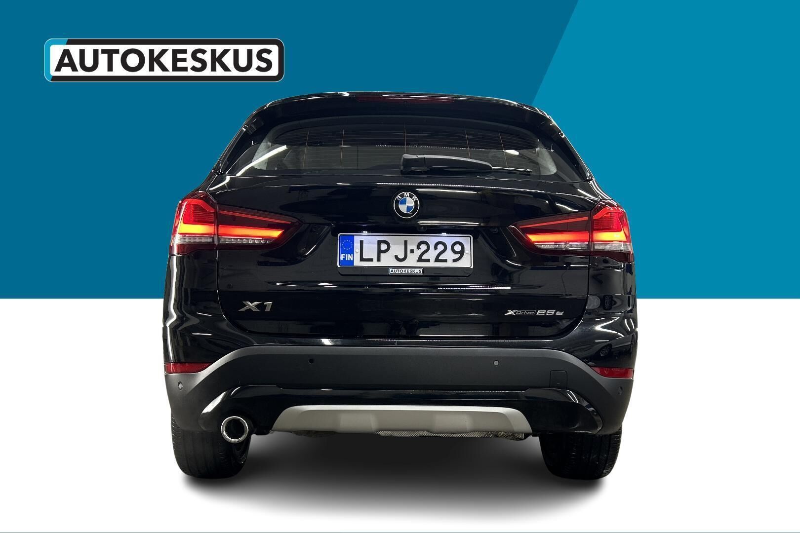 BMW X1 iso kuva 4