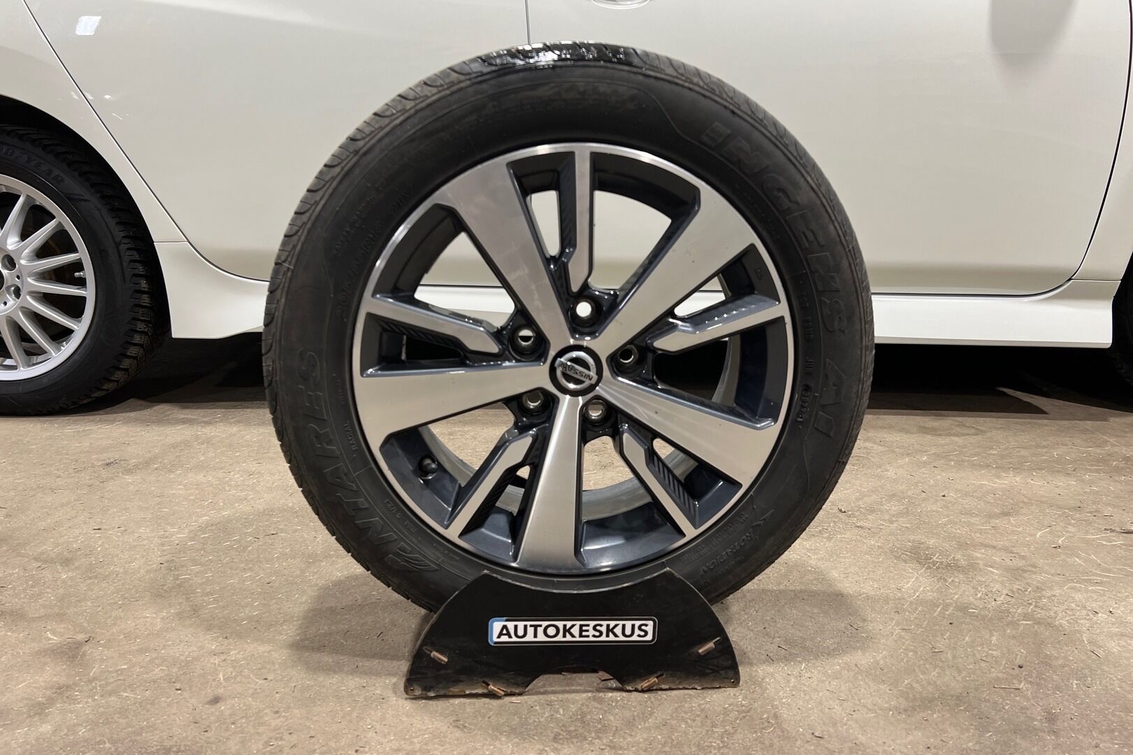 Nissan Leaf iso kuva 5