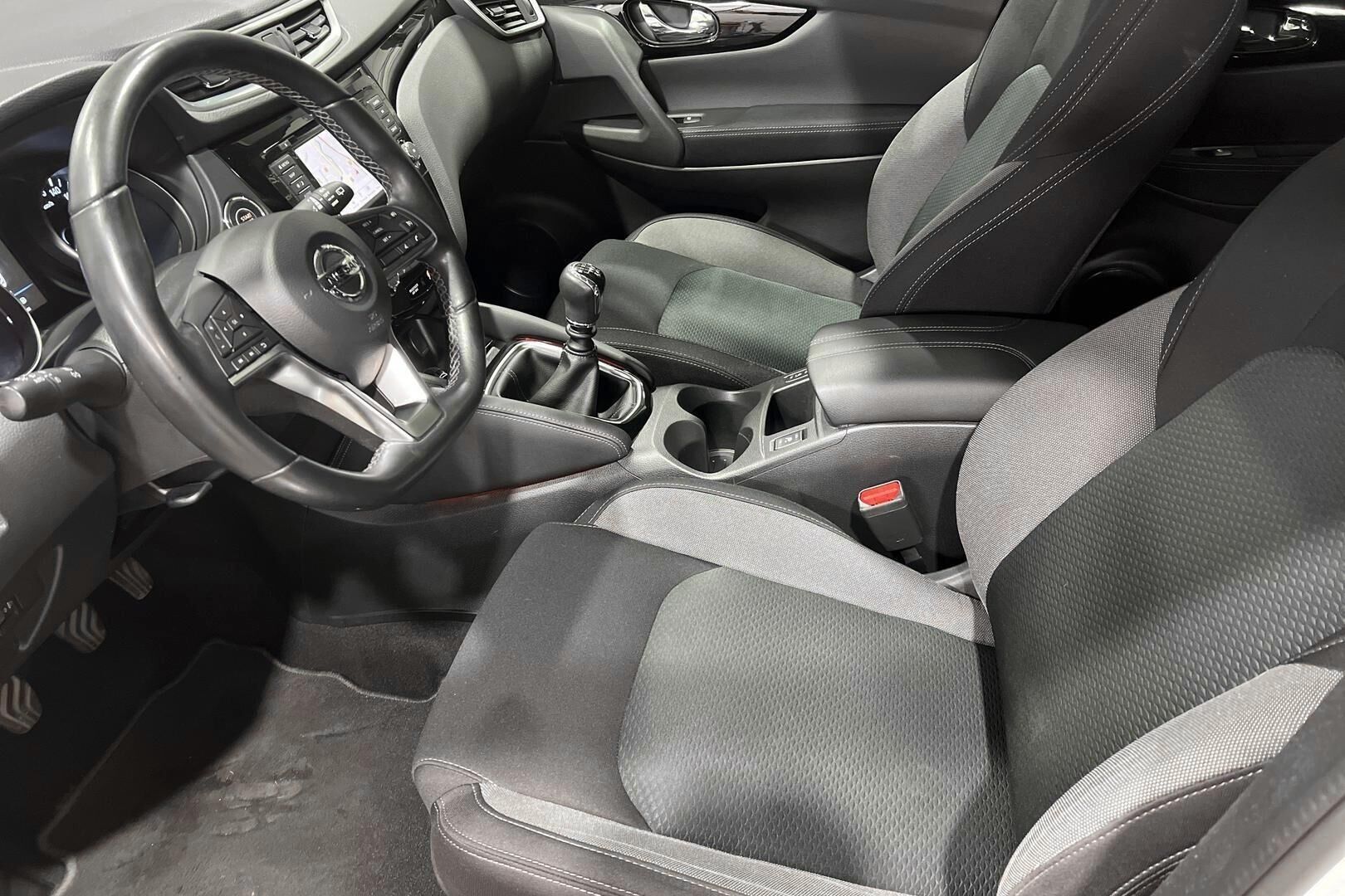 Nissan Qashqai iso kuva 9
