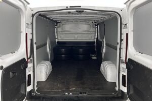 Nissan NV300 esikatselu 12