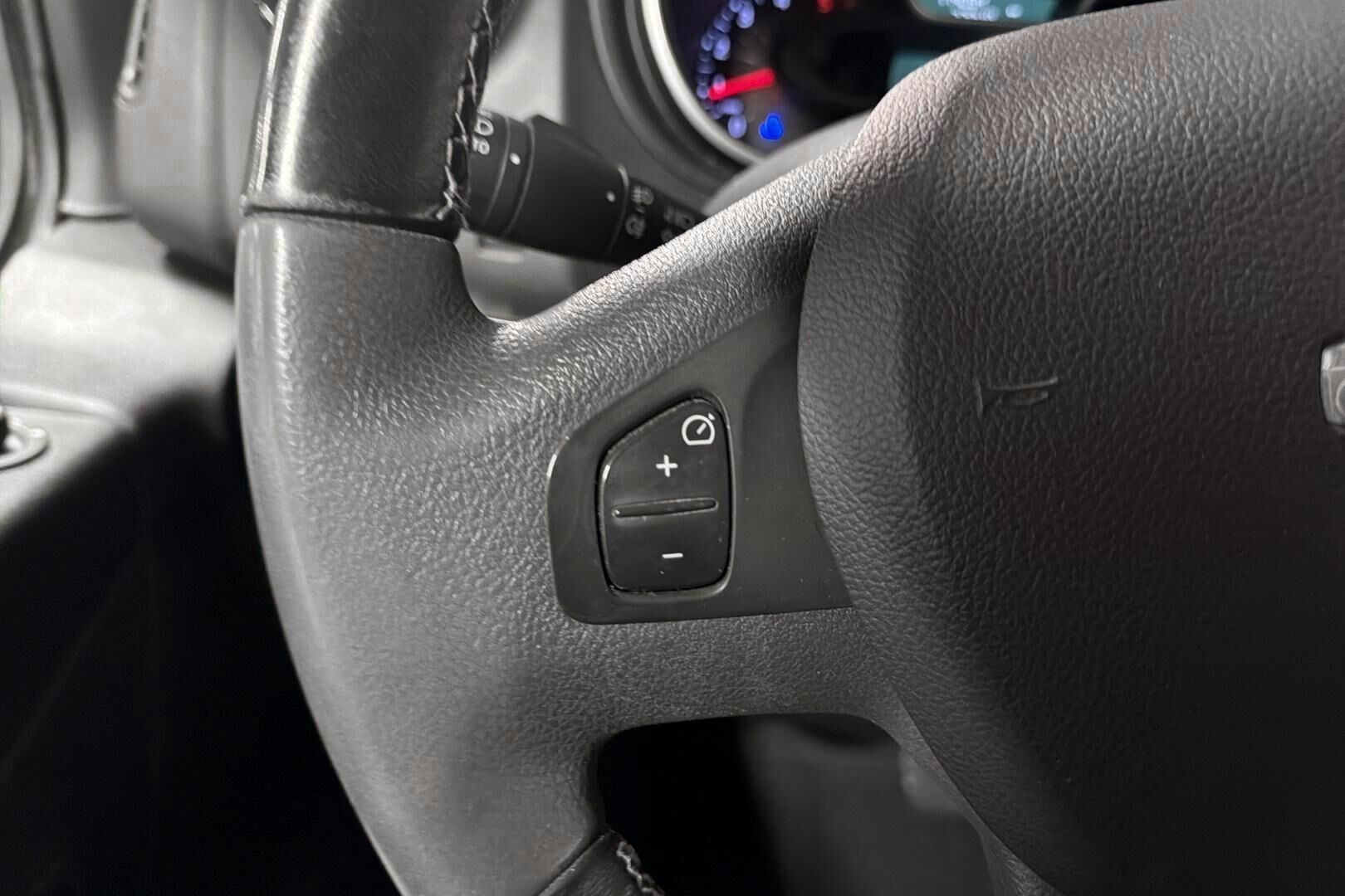 Nissan NV300 iso kuva 13