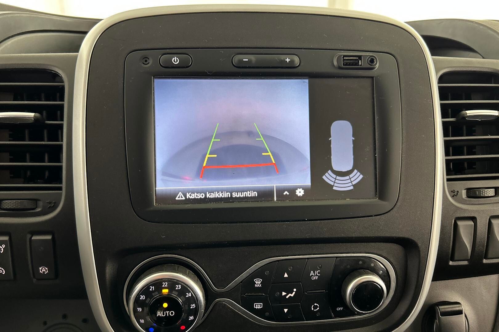 Nissan NV300 iso kuva 21