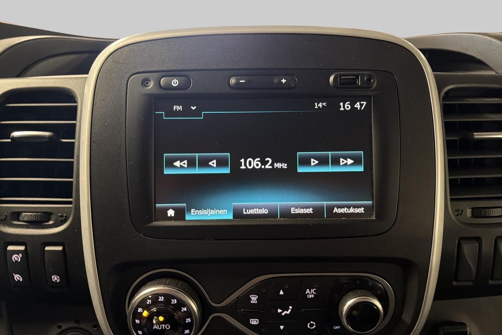 Nissan NV300 iso kuva 19