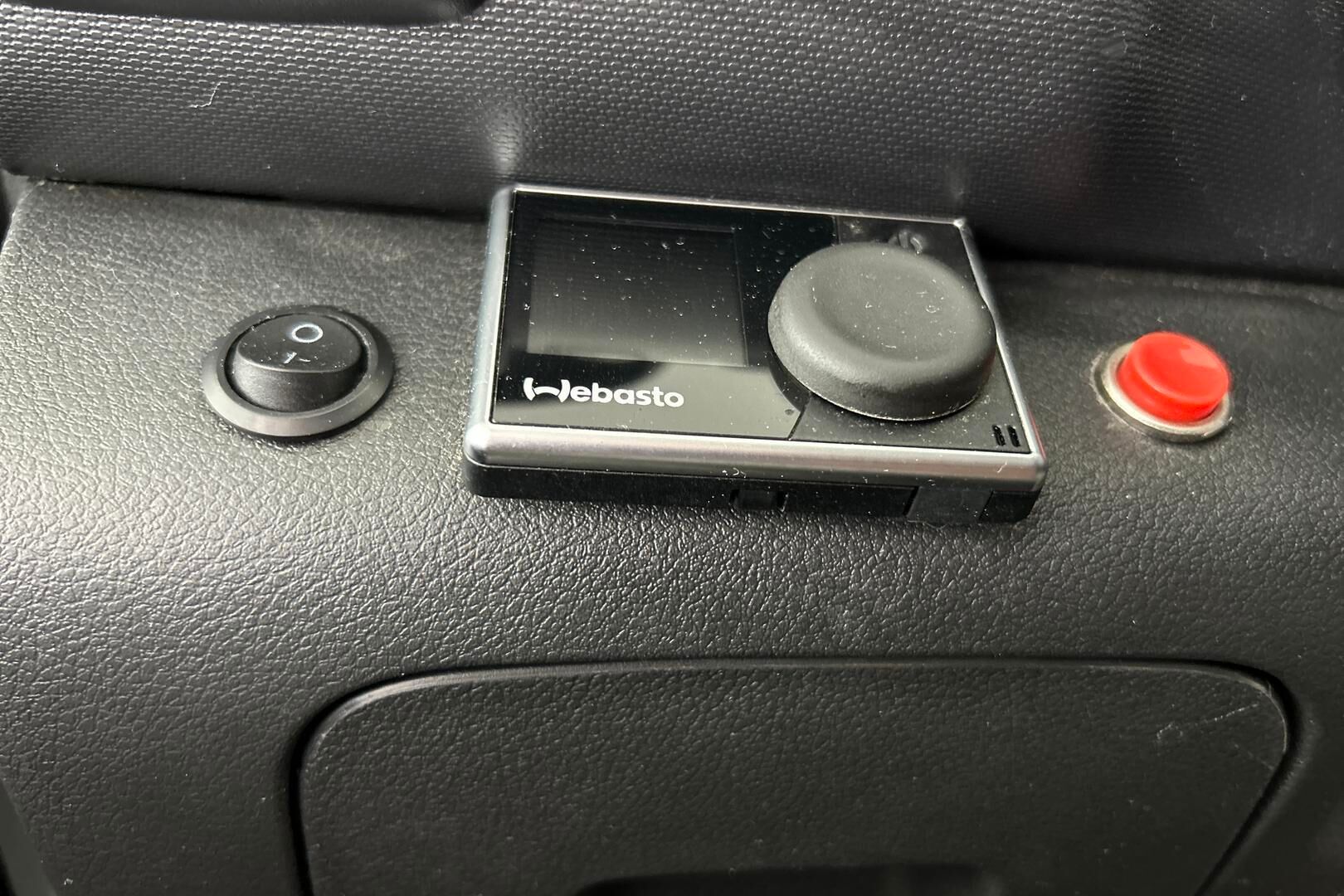Nissan NV300 iso kuva 26