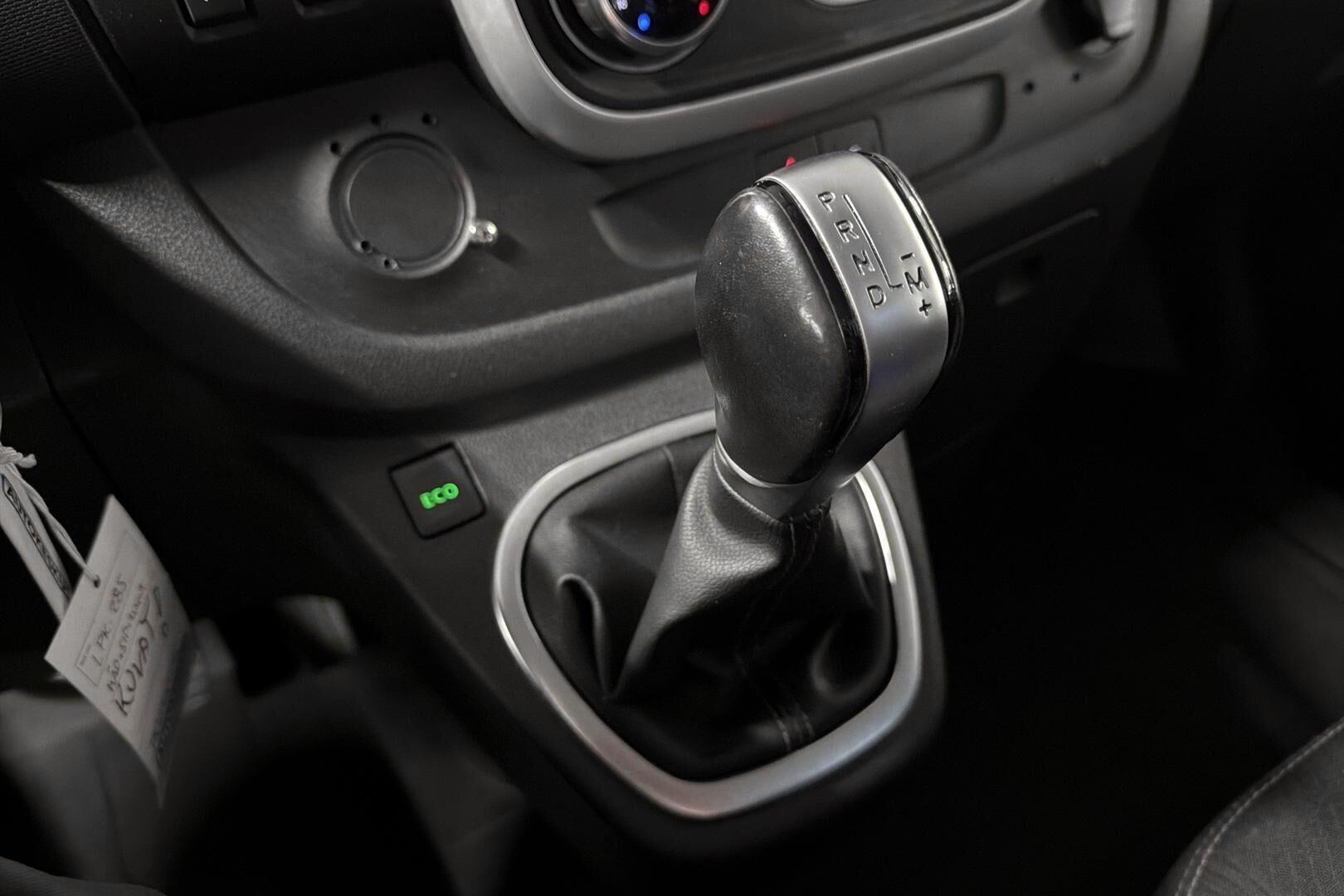 Nissan NV300 iso kuva 22