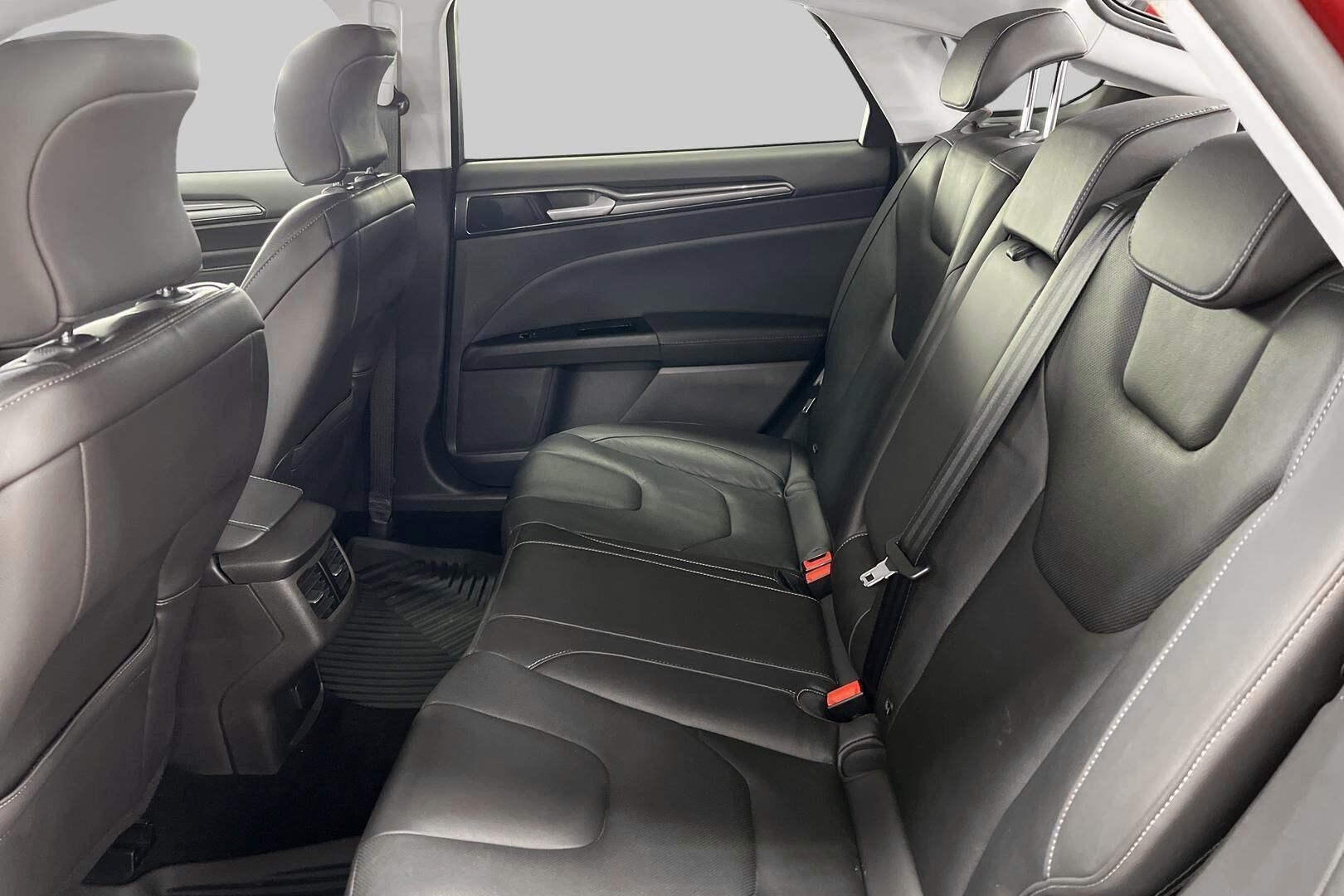 Ford Mondeo iso kuva 10