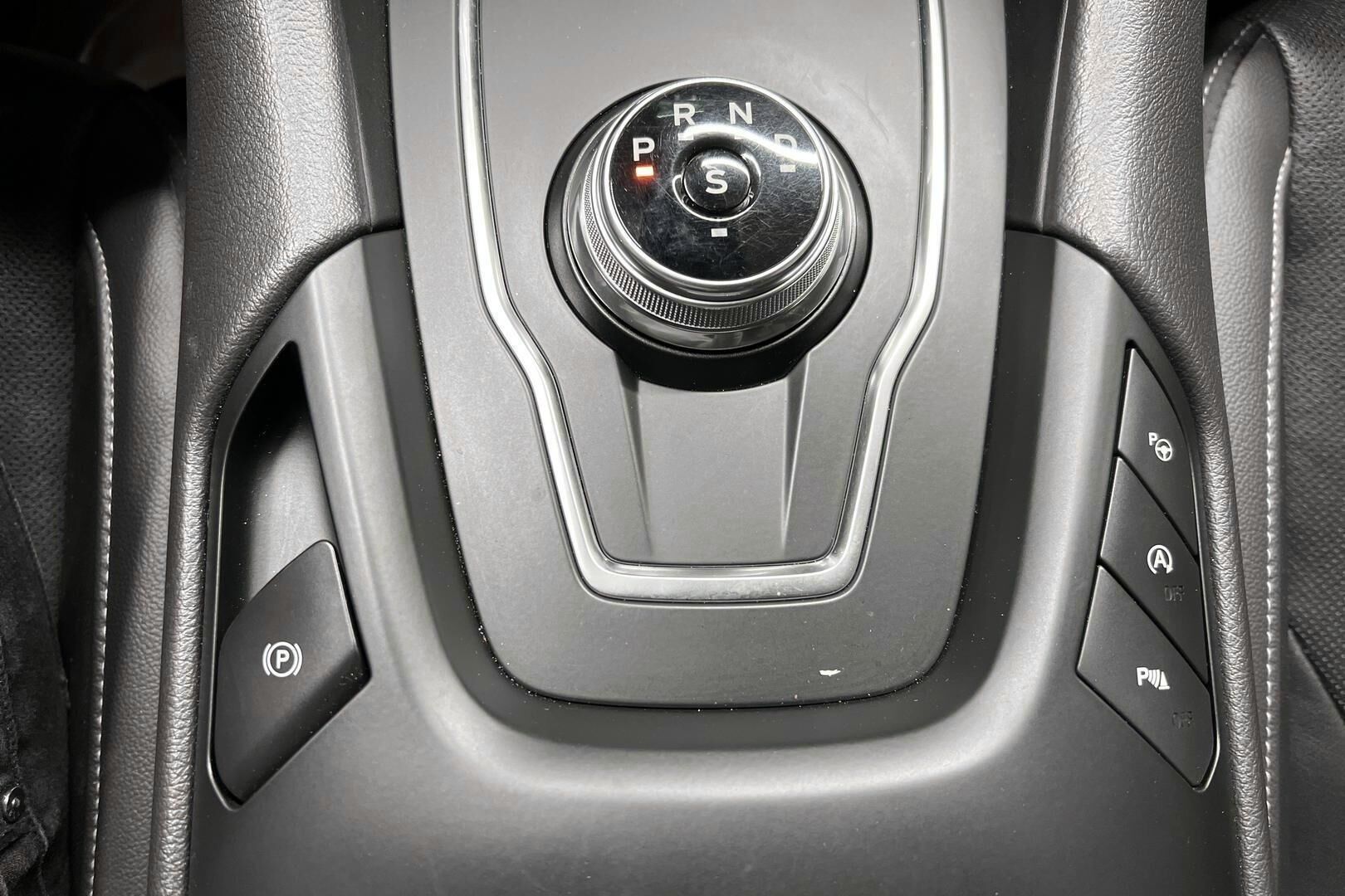 Ford Mondeo iso kuva 17