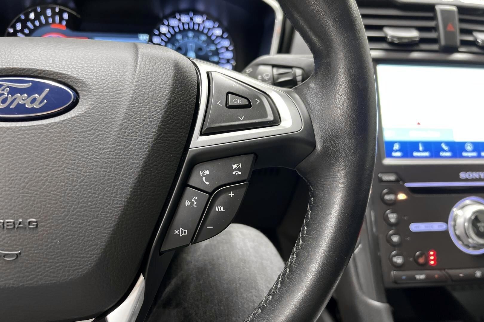 Ford Mondeo iso kuva 18