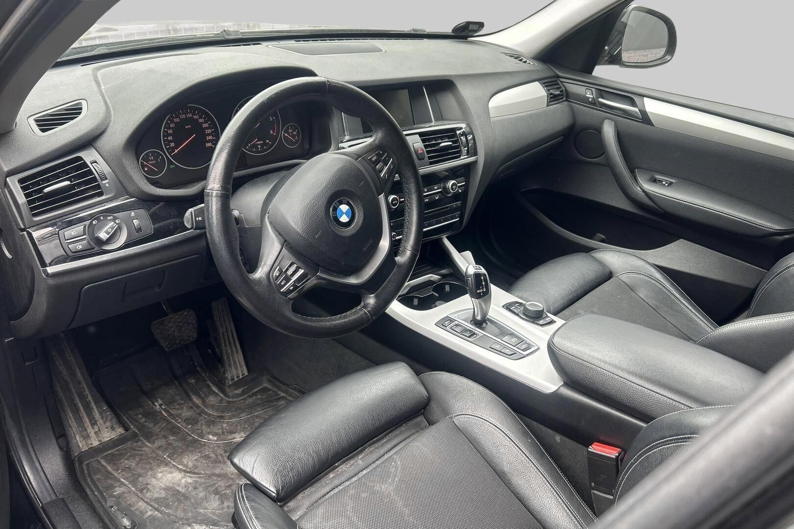 BMW X3 iso kuva 2